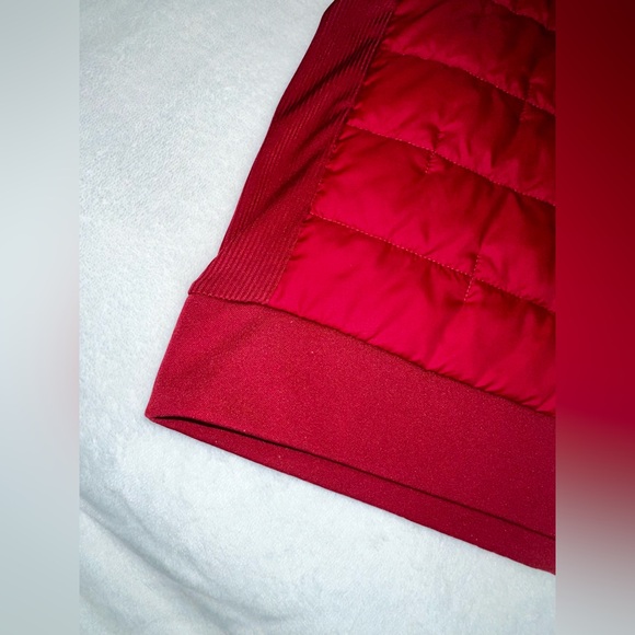 NIKE Therma-FIT Women’s Vest, Women’s Size M, Deep Red, Synthetic Running Coat - Picture 8 of 9